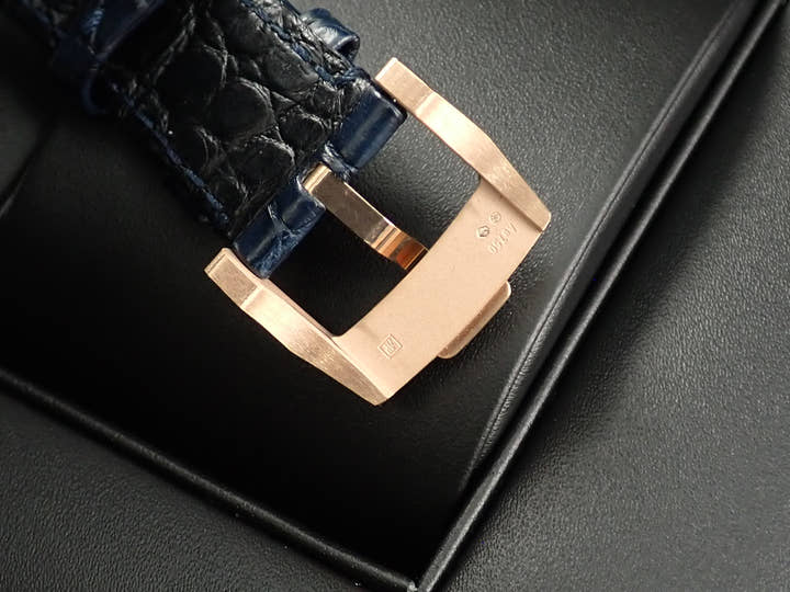 オーデマピゲ CODE 11.59 バイ オーデマ ピゲ Ref.15210OR.OO.A028CR.01 ピンクゴールド スモークブルーラッカー文字盤