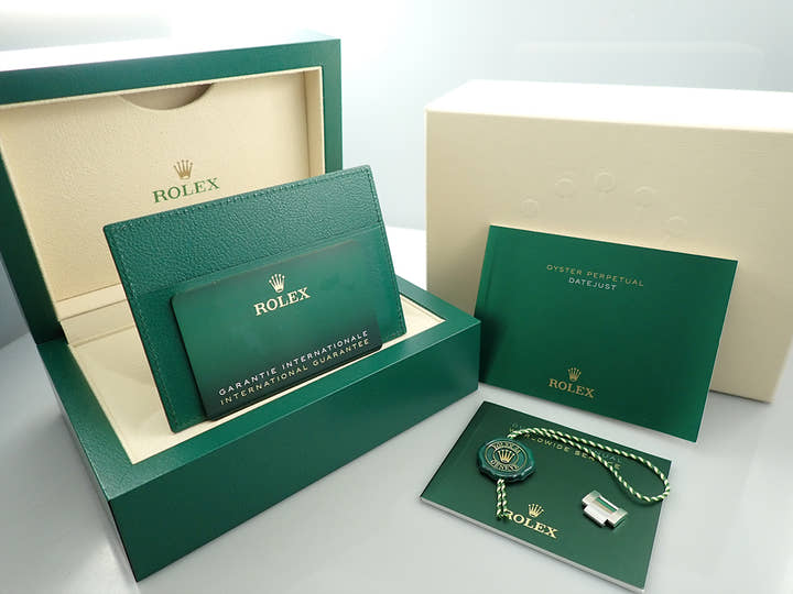ロレックス デイトジャスト41 Ref.126300 ステンレススチール スレートローマン文字盤 オイスターブレスレット