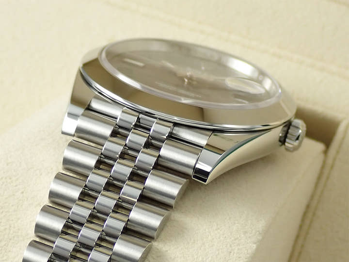 ロレックス デイトジャスト41 Ref.126300 ステンレススチール スレートローマン文字盤 ジュビリーブレスレット 美品 39A8ZJTL