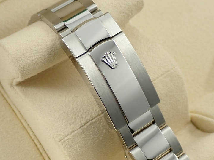 ロレックス デイトジャスト41 Ref.126300 ステンレススチール スレートローマン文字盤 オイスターブレスレット