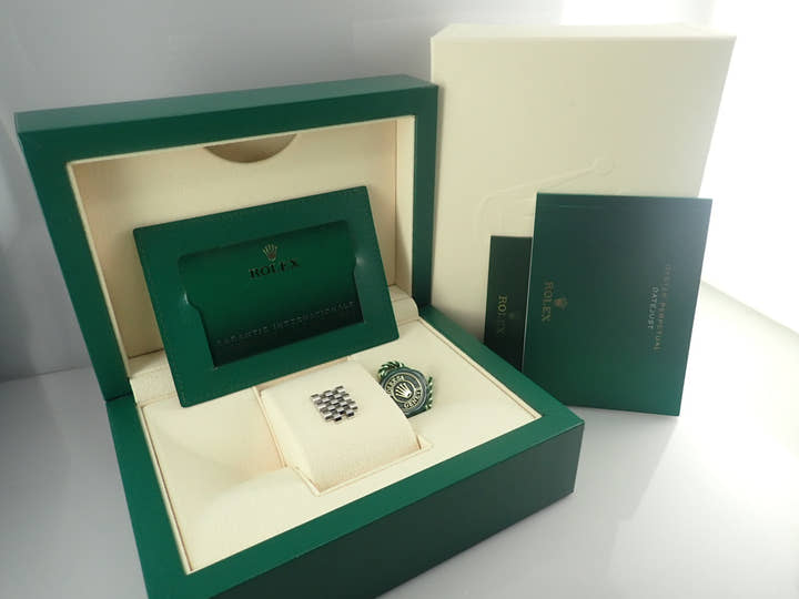 Pre-owned Rolex Datejust 36 Ref. 126234, stainless steel/white gold, white Roman numeral dial, Jubilee bracelet.  (40YPLCFC likely refers to an internal reference number or code)