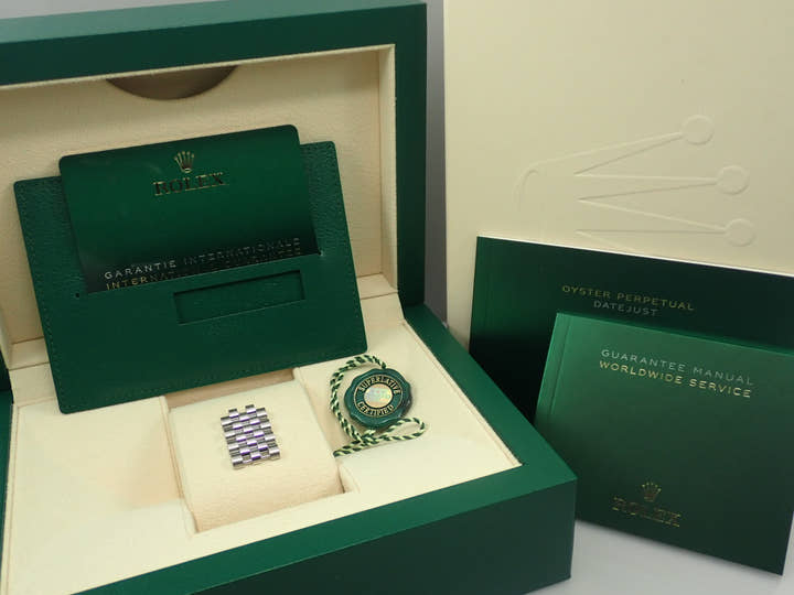Rolex Datejust 41 Ref. 126334G Stainless Steel/White Gold Bright Blue Dial Jubilee Bracelet Pre-owned UAW71U0U