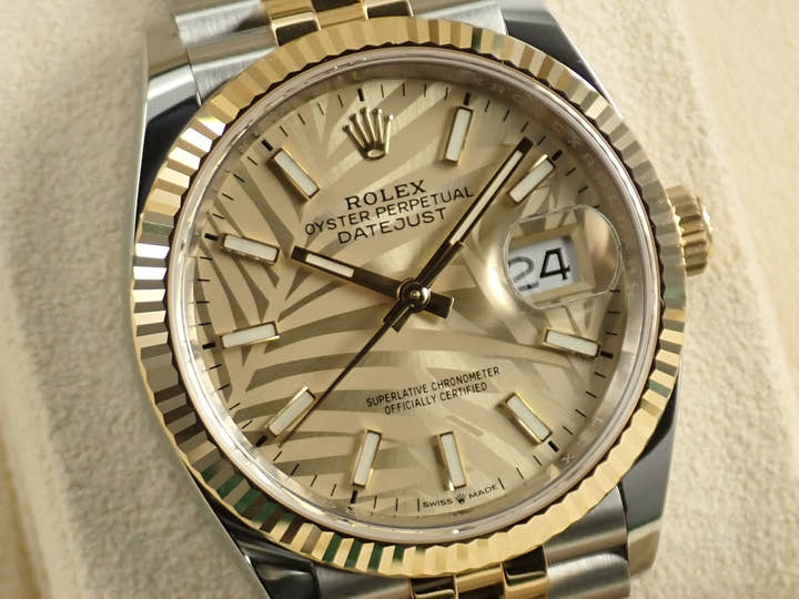 ロレックス デイトジャスト36 Ref.126233 ステンレススチール/イエローゴールド ゴールデン文字盤 ジュビリーブレスレット 中古 9R3F1YVC