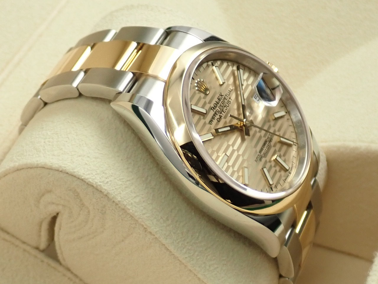 Rolex Datejust 36 Golden Dial &lt;New warranty, box, etc.&gt;