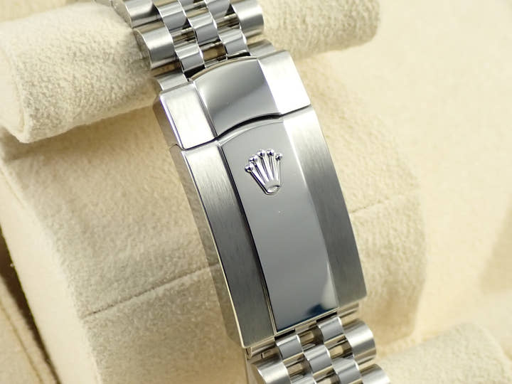 ロレックス デイトジャスト36 Ref.126234 ステンレススチール/ホワイトゴールド ミントグリーン文字盤 ジュビリーブレスレット 未使用 S0L7L3M9