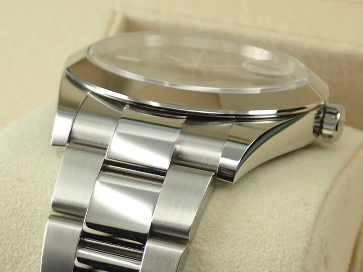 ロレックス デイトジャスト41 Ref.126300 ステンレススチール スレートローマン文字盤 オイスターブレスレット