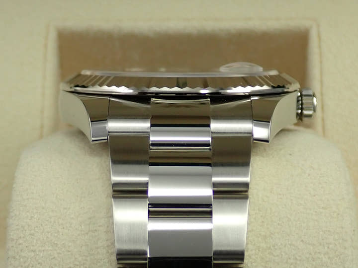 ロレックス デイトジャスト41 Ref.126334 ステンレススチール/ホワイトゴールド スレートローマン文字盤 オイスターブレスレット