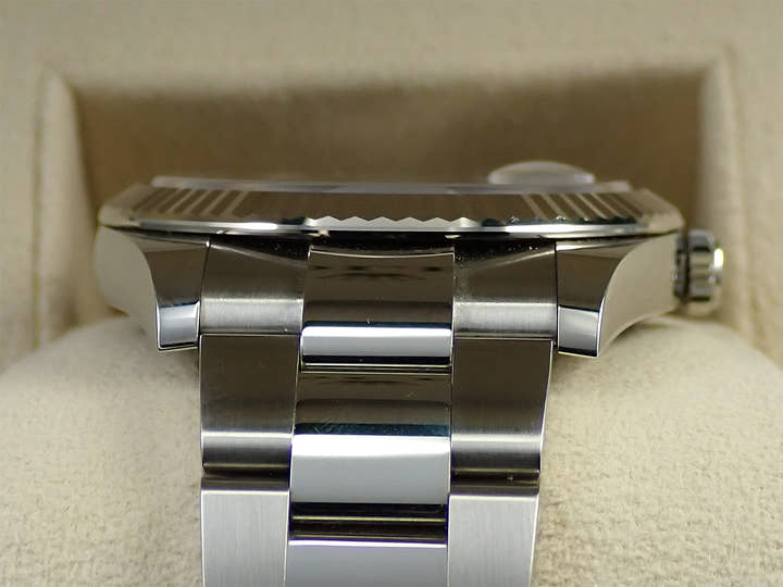 ロレックス デイトジャスト41 Ref.126334 ステンレススチール/ホワイトゴールド ブラック文字盤 オイスターブレスレット