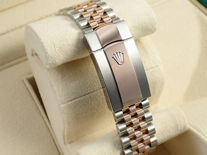 ロレックス デイトジャスト41 Ref.126301 ステンレススチール/エバーローズゴールド スレートローマン文字盤 ジュビリーブレスレット 未使用 2PS5HKY9