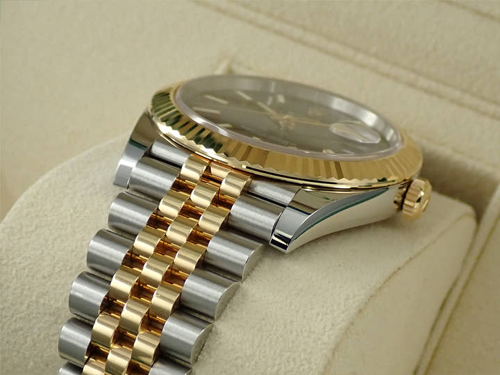 ロレックス デイトジャスト41 Ref.126333 ステンレススチール/イエローゴールド ブラック文字盤 ジュビリーブレスレット 中古 ZXLH9Z6H