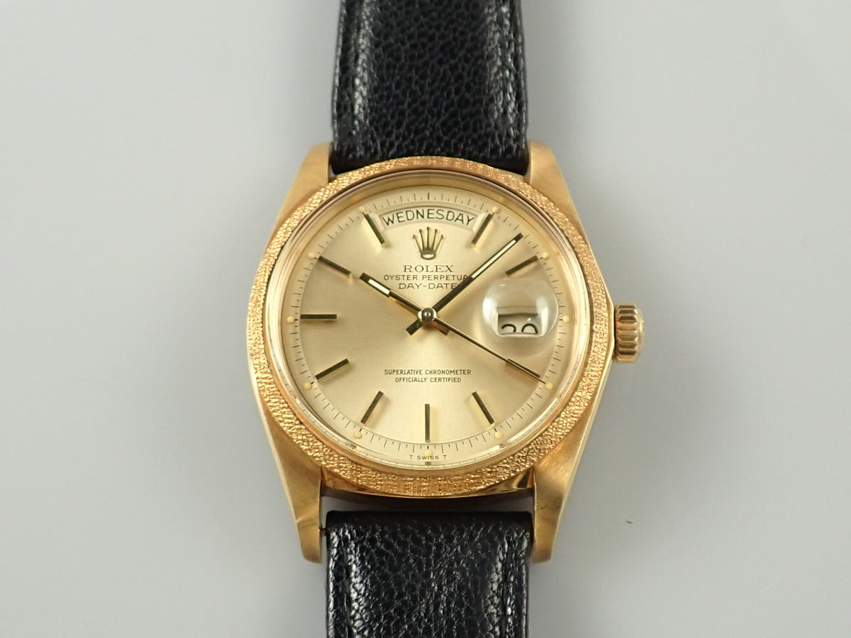 ロレックス デイデイト Ref.1811 シャンパン文字盤 中古 T6WJ3UTR