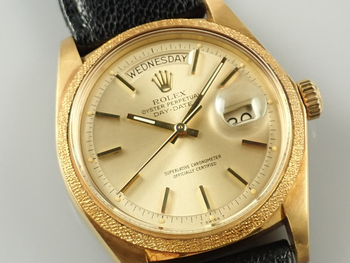 ロレックス デイデイト Ref.1811 シャンパン文字盤 中古 T6WJ3UTR