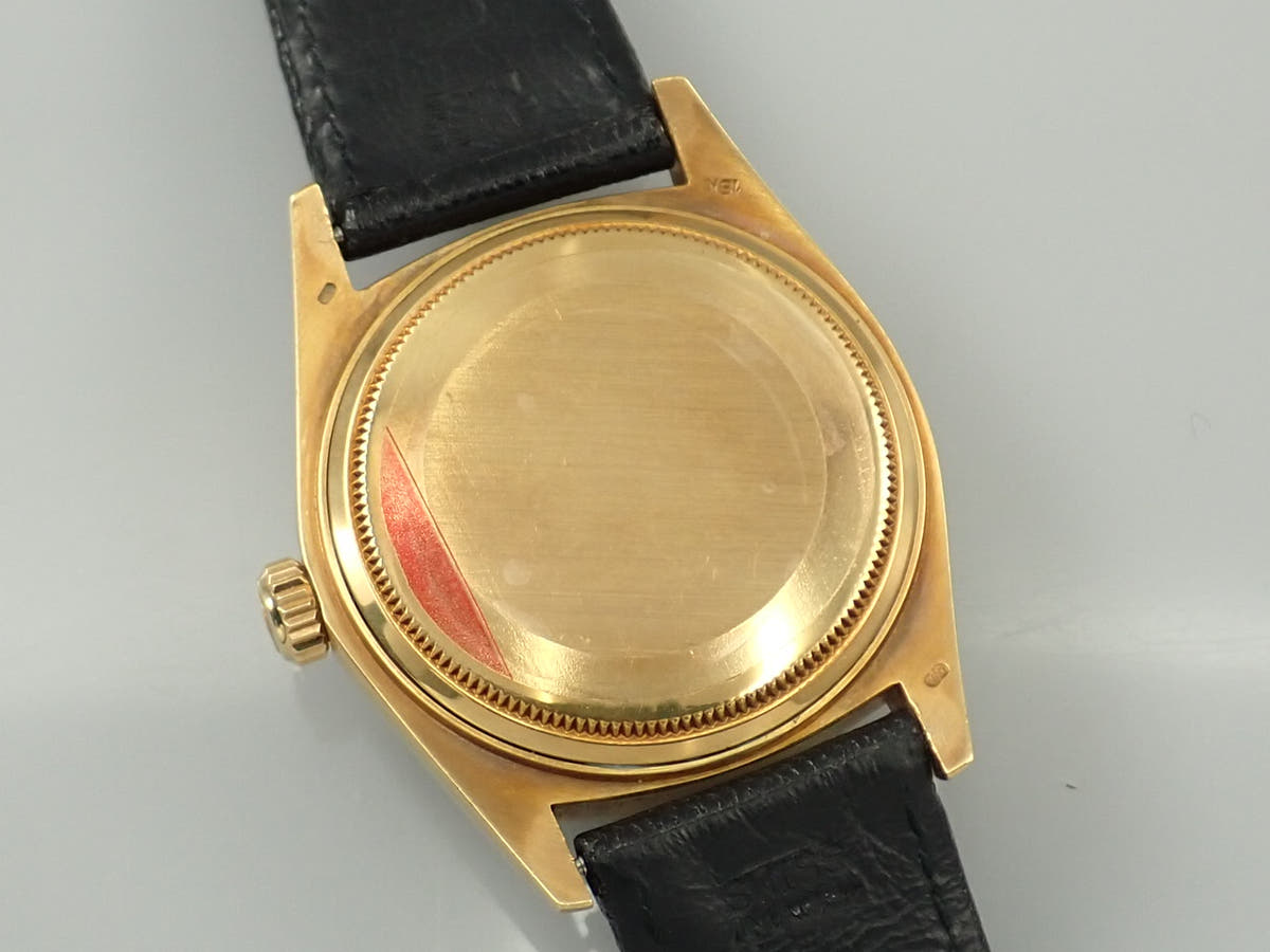 ロレックス デイデイト Ref.1811 シャンパン文字盤 中古 T6WJ3UTR