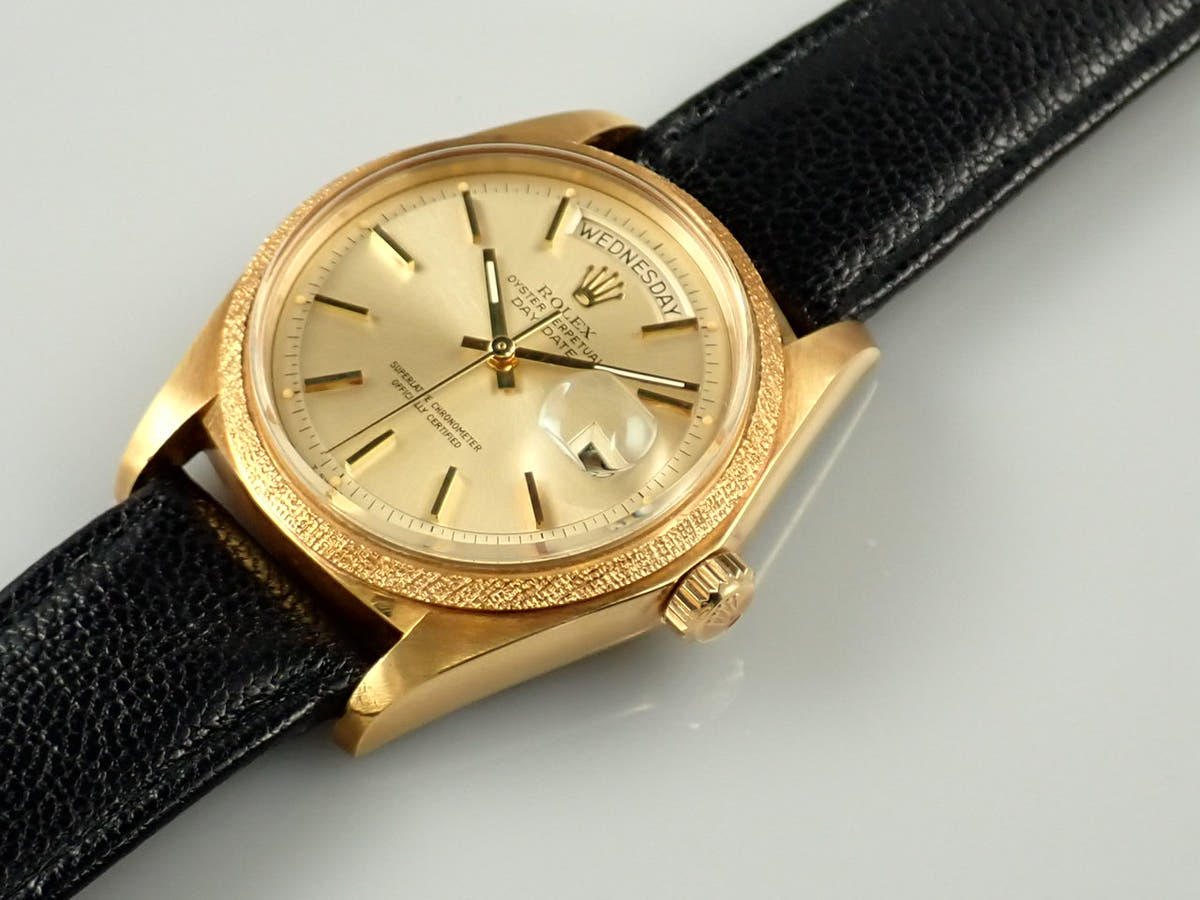 ロレックス デイデイト Ref.1811 シャンパン文字盤 中古 T6WJ3UTR