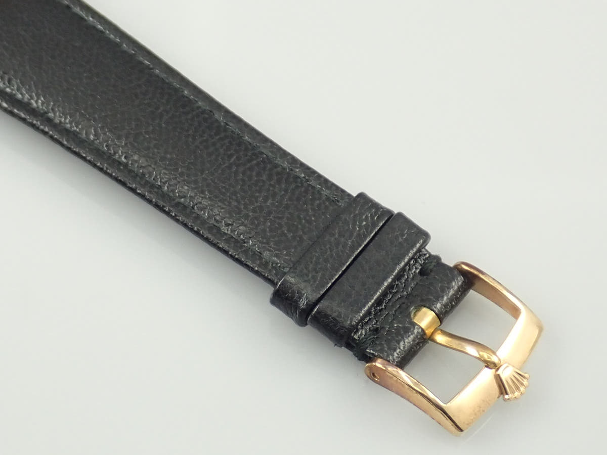 ロレックス デイデイト Ref.1811 シャンパン文字盤 中古 T6WJ3UTR