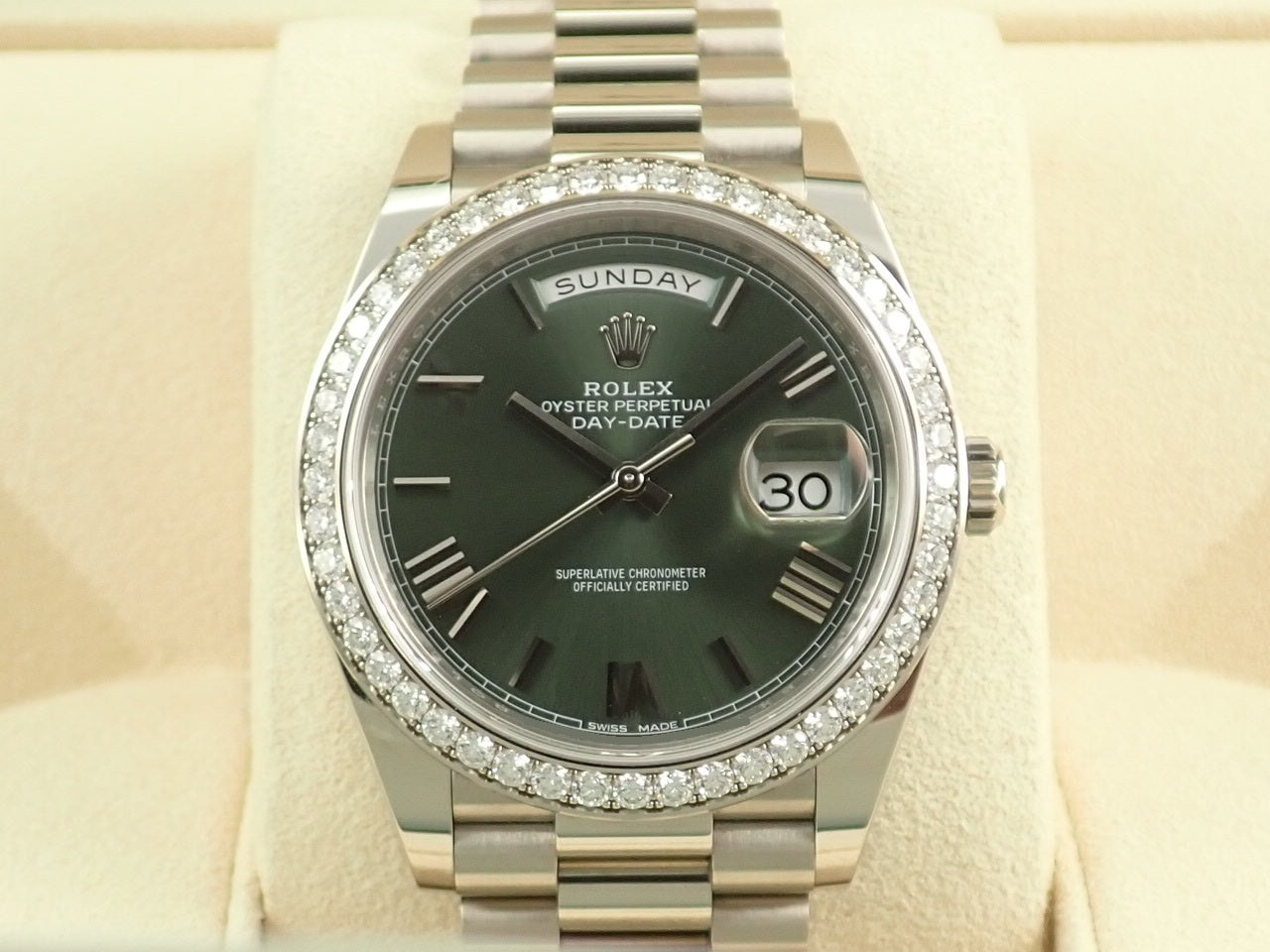 Rolex Day-Date 40 Olive Green Dial &lt;Warranty Box and Others&gt;
