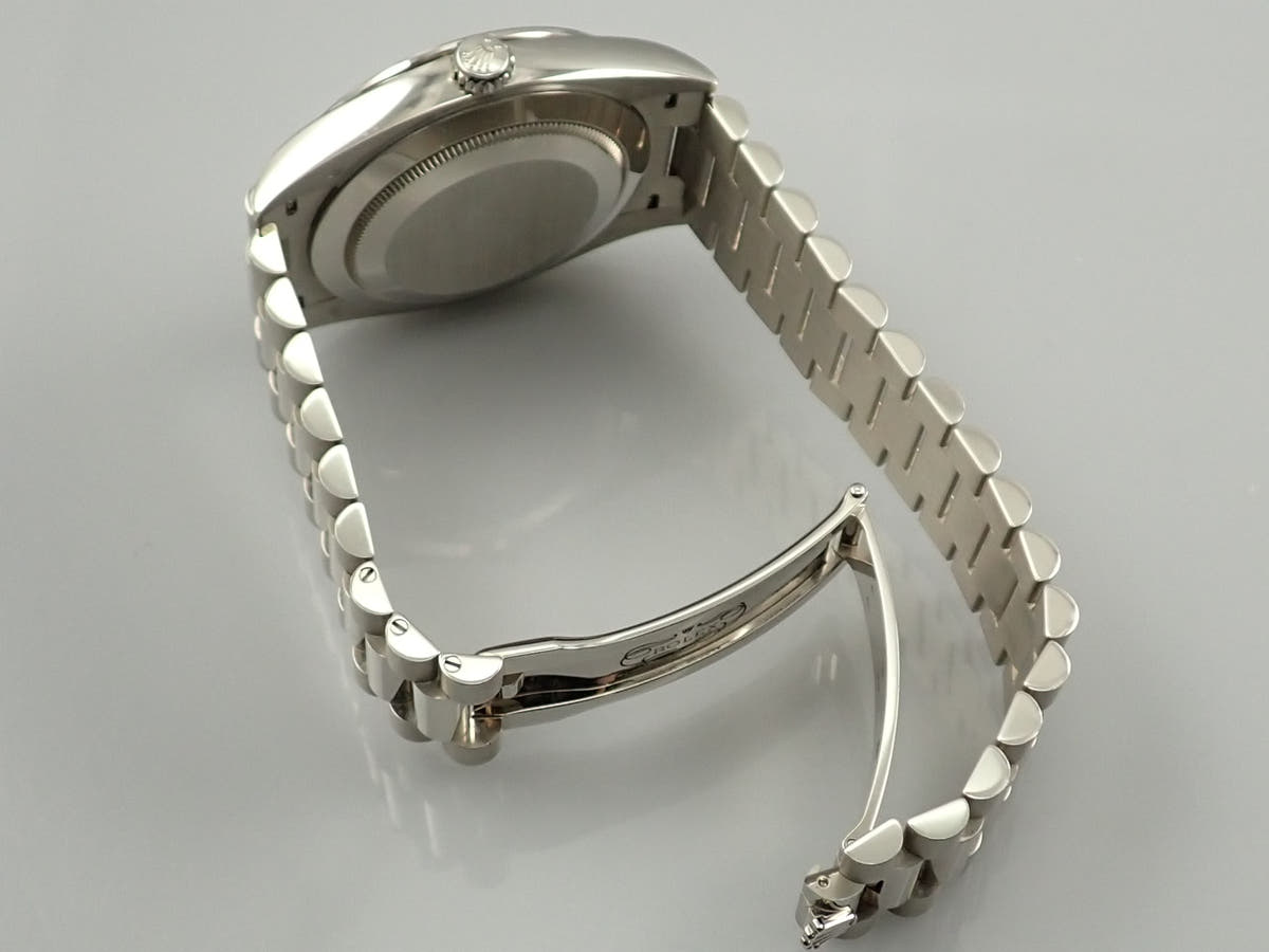 ロレックス デイデイト40 Ref.228349RBR オリーブグリーン文字盤 美品 XRT89684
