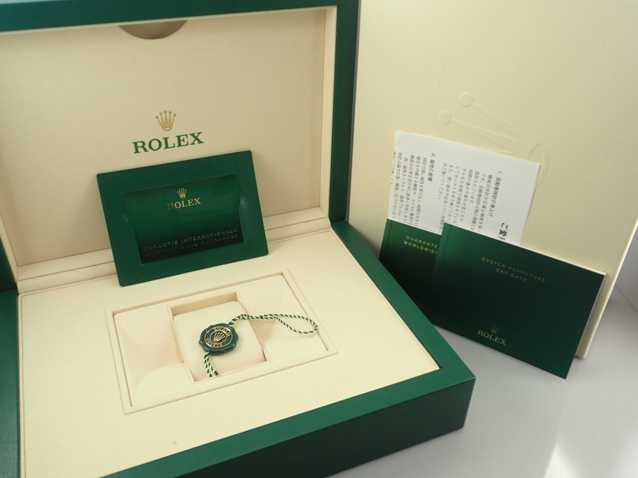 Rolex Day-Date 40 Olive Green Dial &lt;Warranty Box and Others&gt;