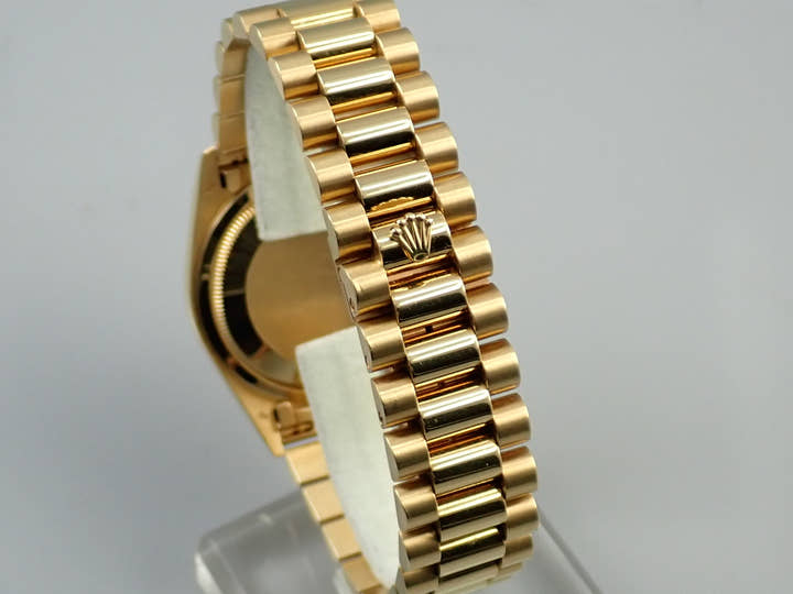 Rolex Day-Date 36 Ref. 18238 Yellow Gold Champagne Gold Dial