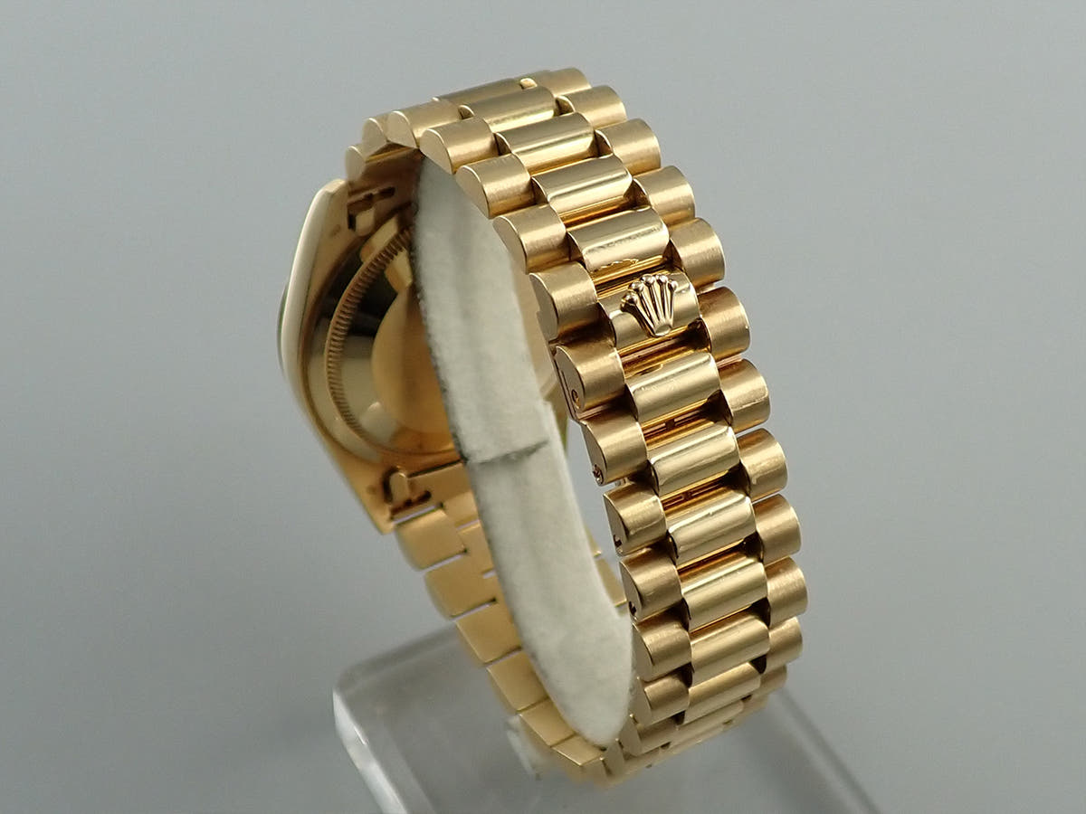 ロレックス デイデイト36 Ref.18238 ブルー文字盤 中古 YJRVUTR5