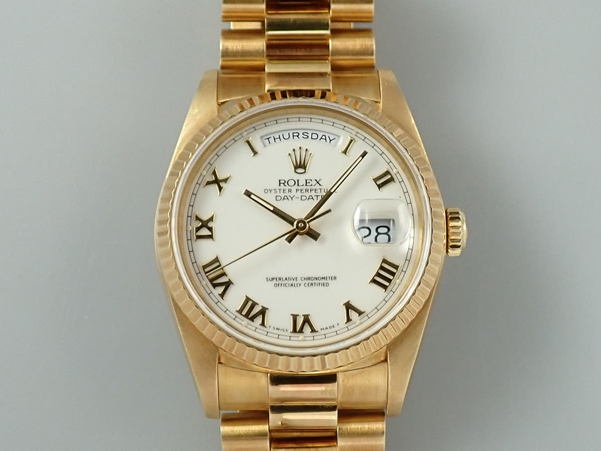 ロレックス デイデイト36 Ref.18238 ホワイト文字盤 中古 M4KTCZWJ