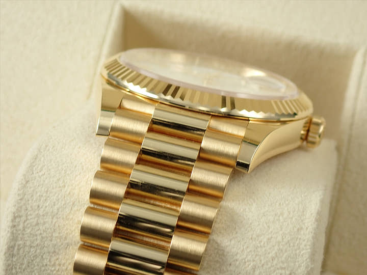 ロレックス デイデイト40 Ref.228238 イエローゴールド ホワイトローマン文字盤