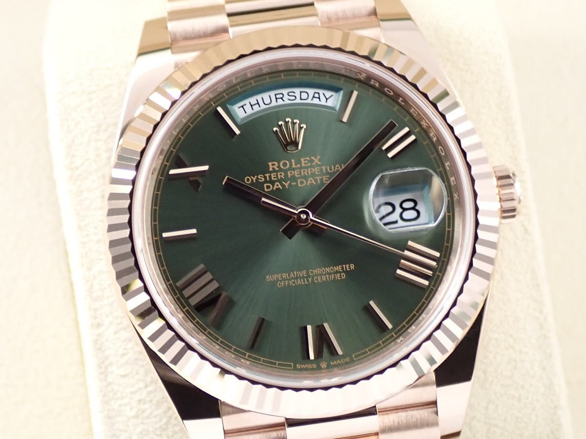 ロレックス デイデイト40 Ref.228235 オリーブグリーン文字盤 美品 7J8910AW