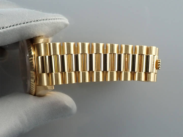 Rolex Day-Date 36 Ref. 18238LB Yellow Gold Champagne Gold x 10 Diamond x Circle Diamond Dial