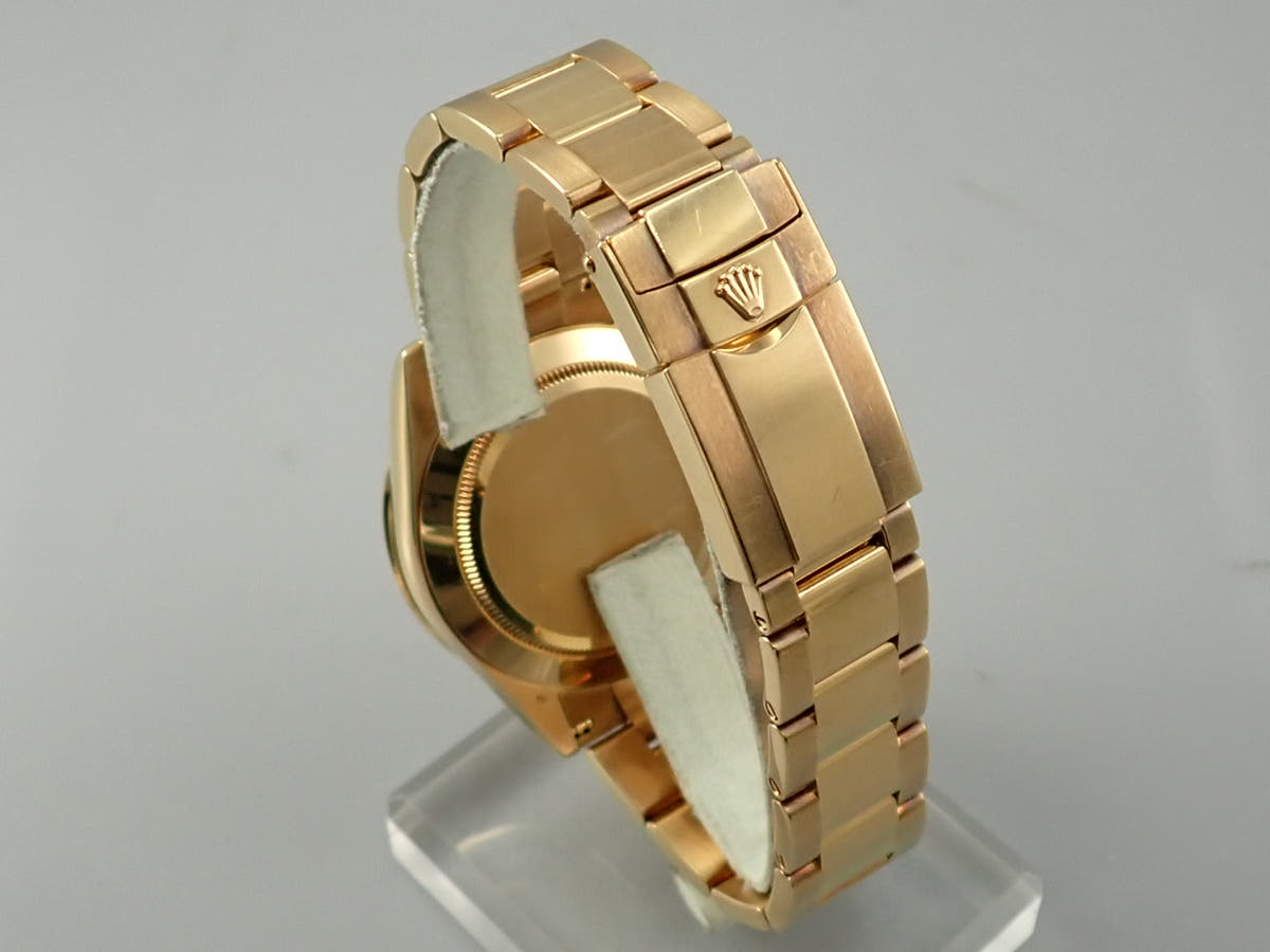 ロレックス デイトナ Ref.116528 シャンパン文字盤 中古 3841921U