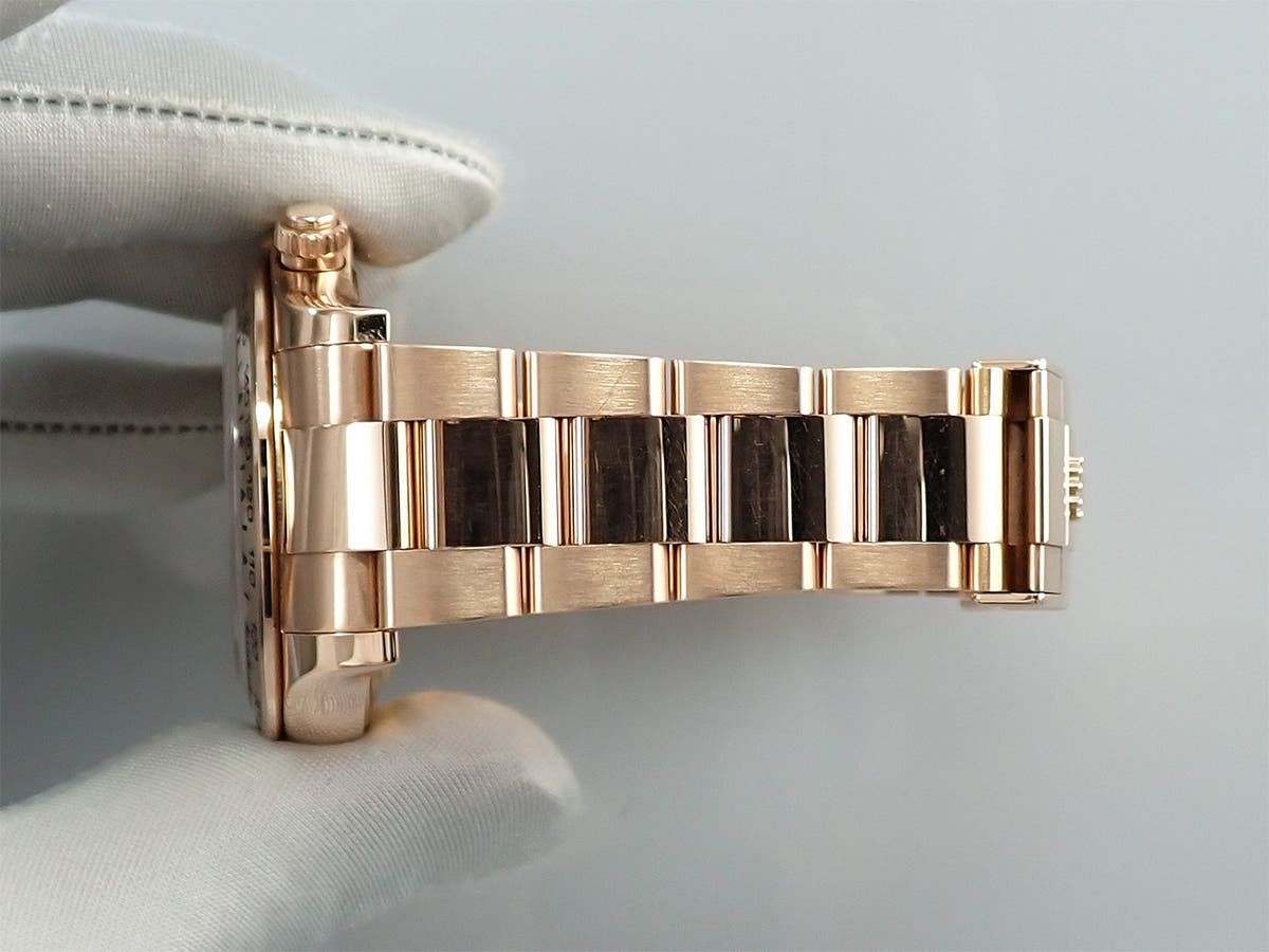 ロレックス デイトナ Ref.116505A サンダスト文字盤 中古 A7SCU8VZ