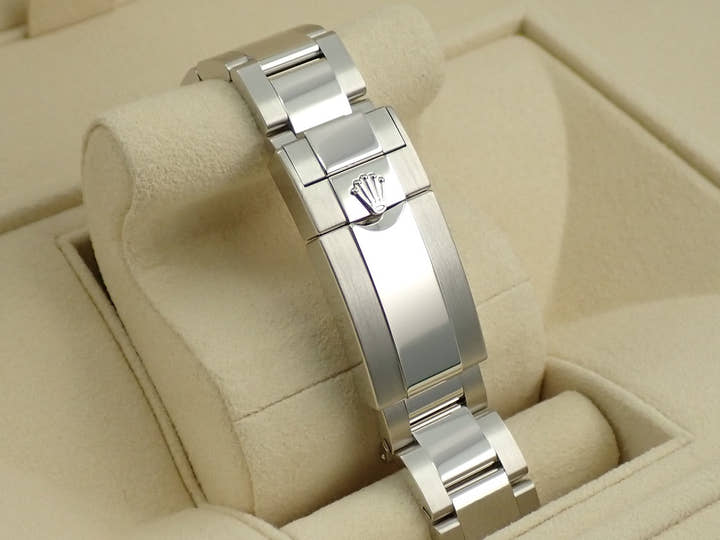 ロレックス デイトナ Ref.116506 プラチナ アイスブルー文字盤