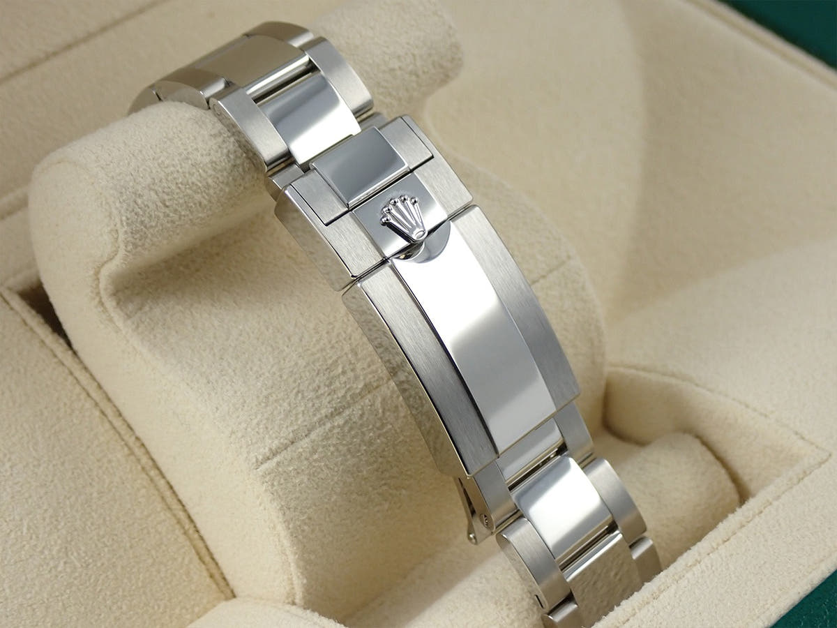 ロレックス デイトナ Ref.116500LN ブラック文字盤 未使用 R1VFVTUF