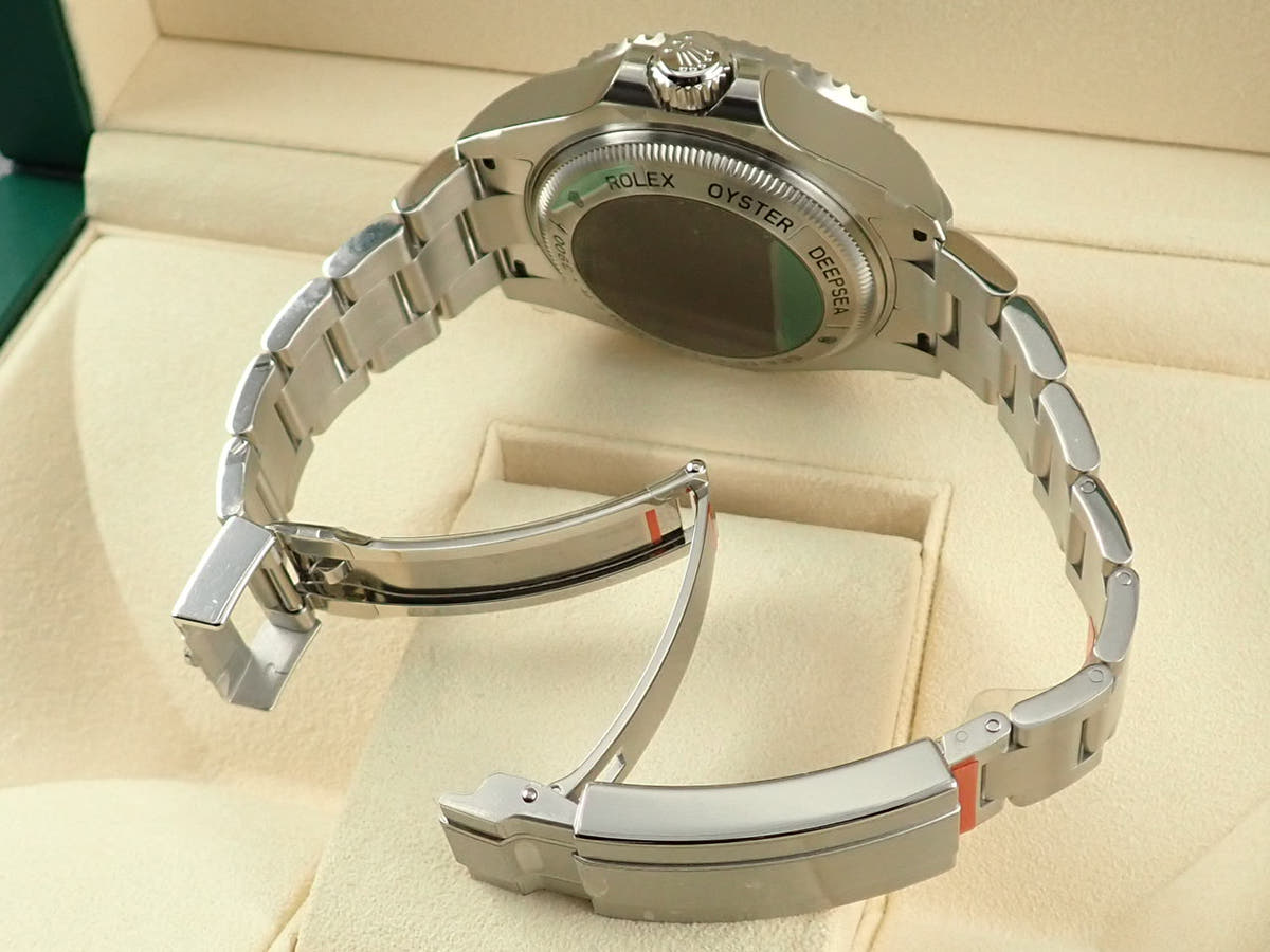 ロレックス シードゥエラー ディープシー Ref.116660 Dブルー文字盤 デッドストック 442T2678