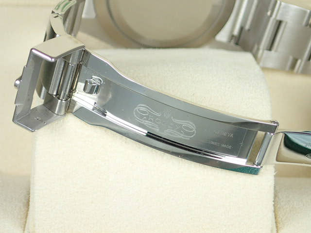 ロレックス エクスプローラー Ref.214270 ブラック文字盤 中古 explorer-35