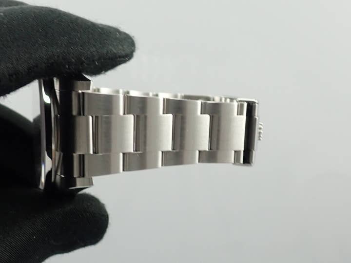 ロレックス エクスプローラー ブラックアウト 鏡面バックル Ref.214270 ブラック文字盤 中古 13TZVMZV