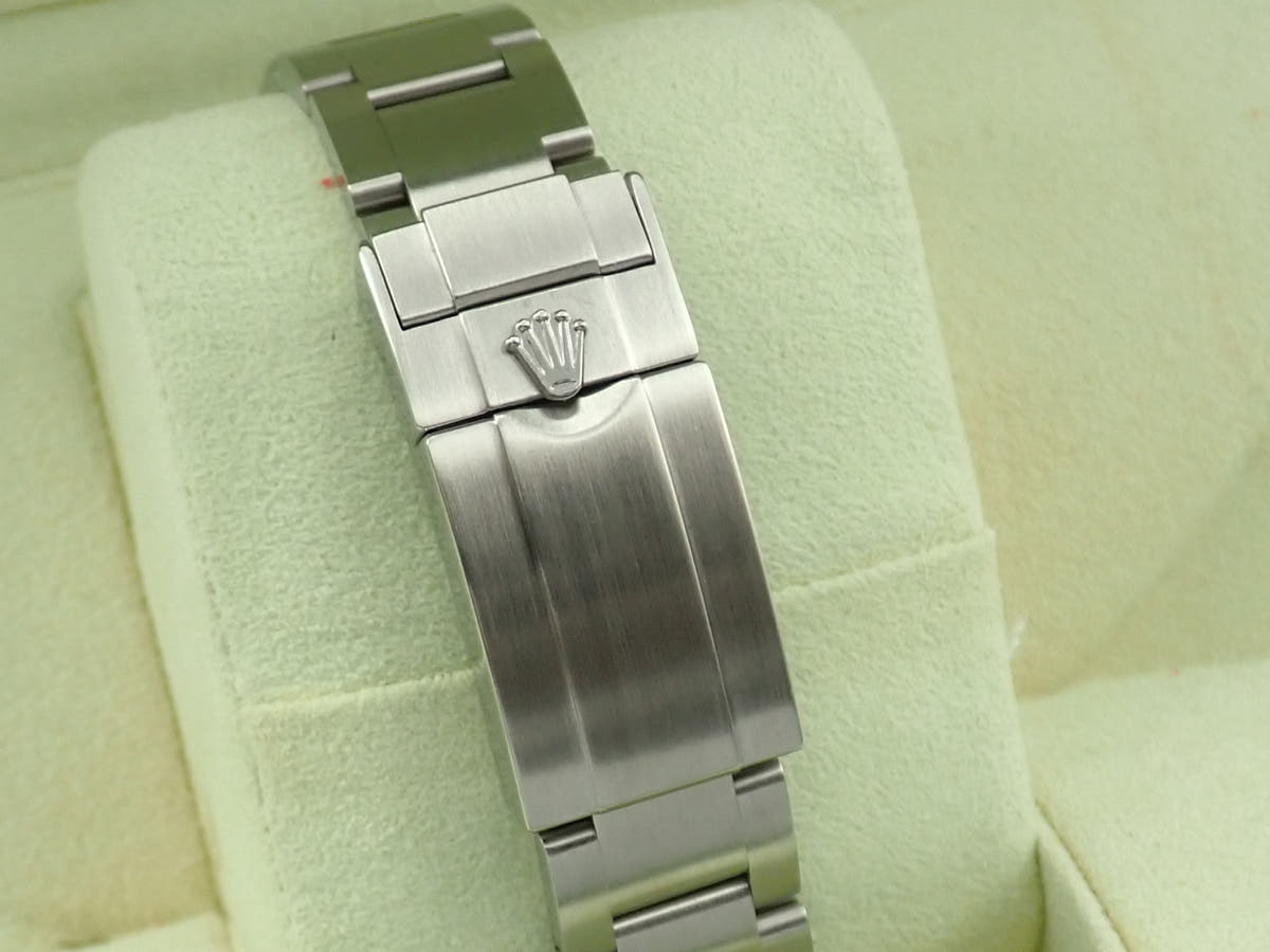 ロレックス エクスプローラーI Ref.214270 ブラック文字盤 中古 P5YWS5A8