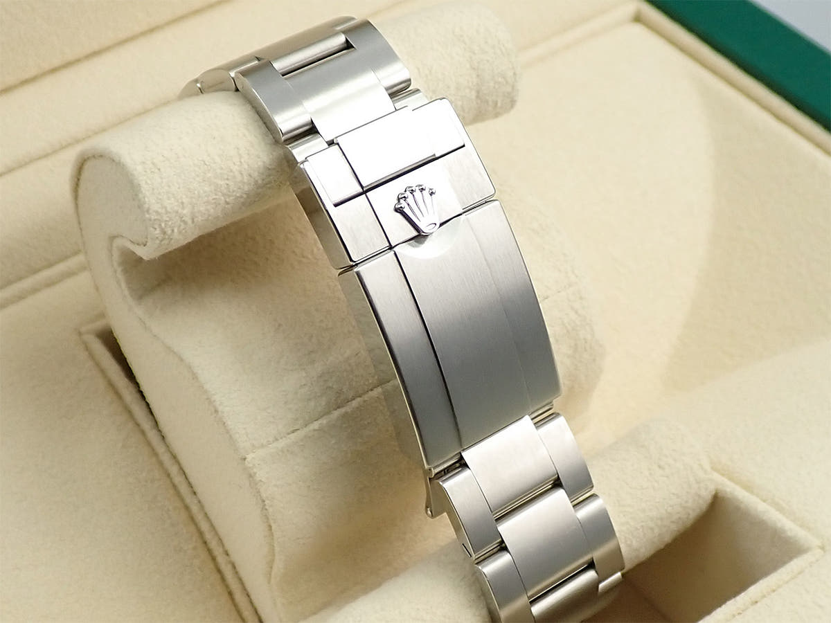 ロレックス エクスプローラーII Ref.226570 ホワイト文字盤 中古 2J1URVZM