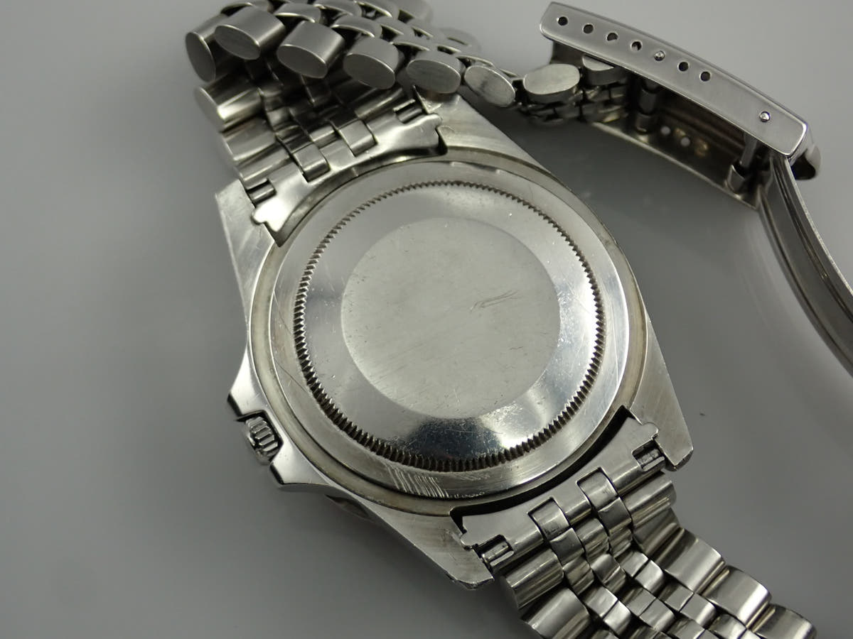 ロレックス GMTマスター Ref.1675 ブラック文字盤 中古 9PUKCYMF
