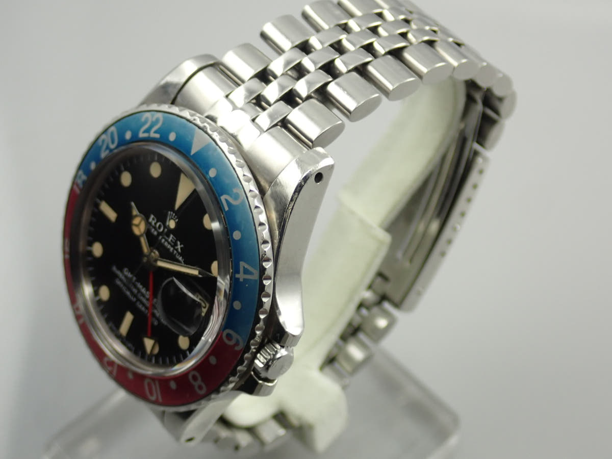 ロレックス GMTマスター Ref.1675 ブラック文字盤 中古 9PUKCYMF