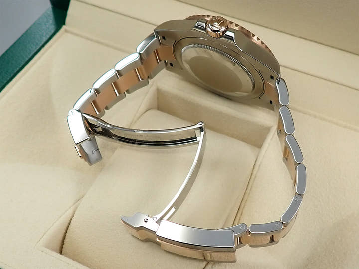 ロレックス GMTマスターII Ref.126711CHNR ステンレススチール/エバーローズゴールド ブラック文字盤　オイスターブレスレット