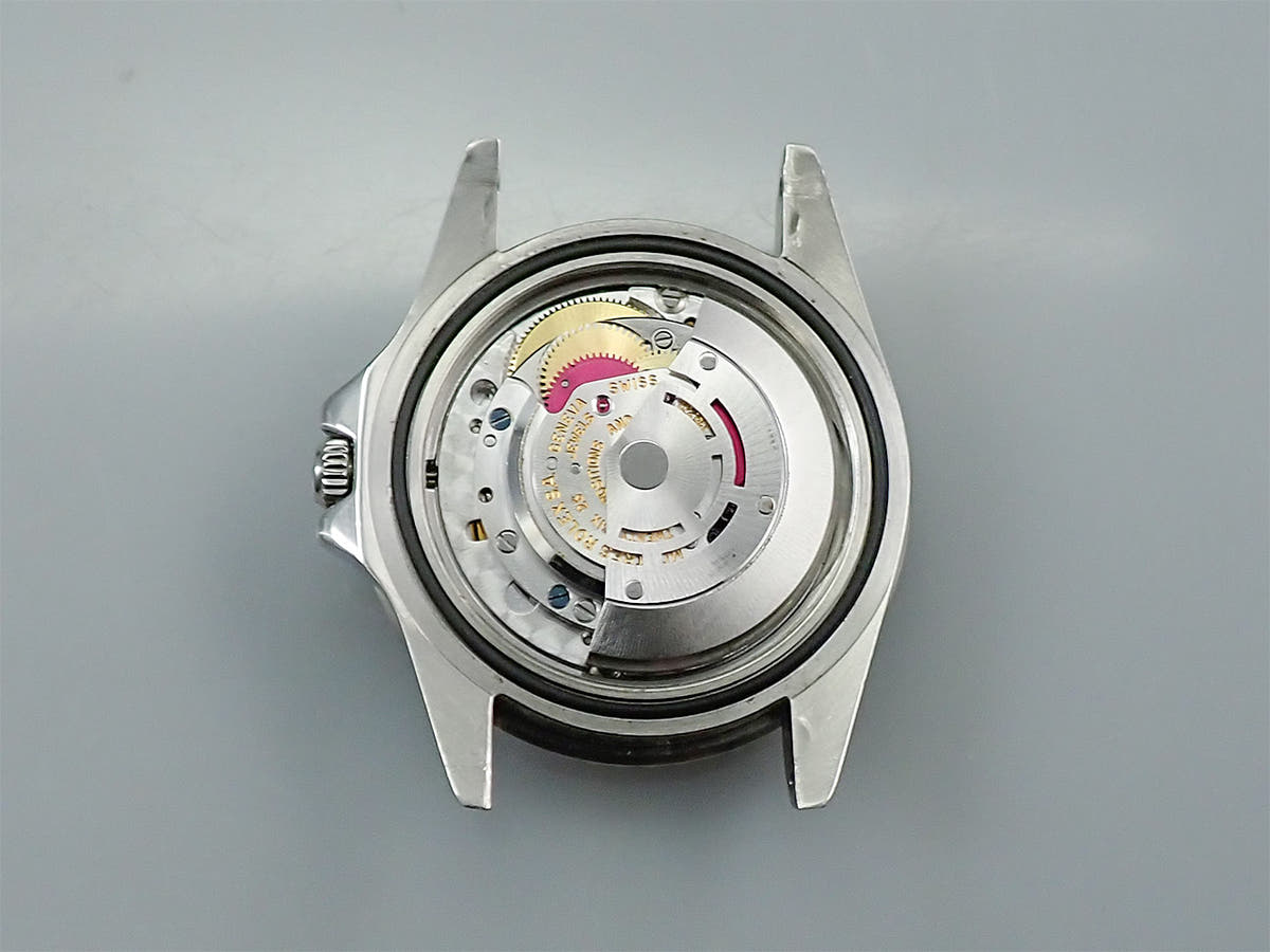 ロレックス GMTマスター Ref.1675 ブラック文字盤 中古 4JRWSPJH