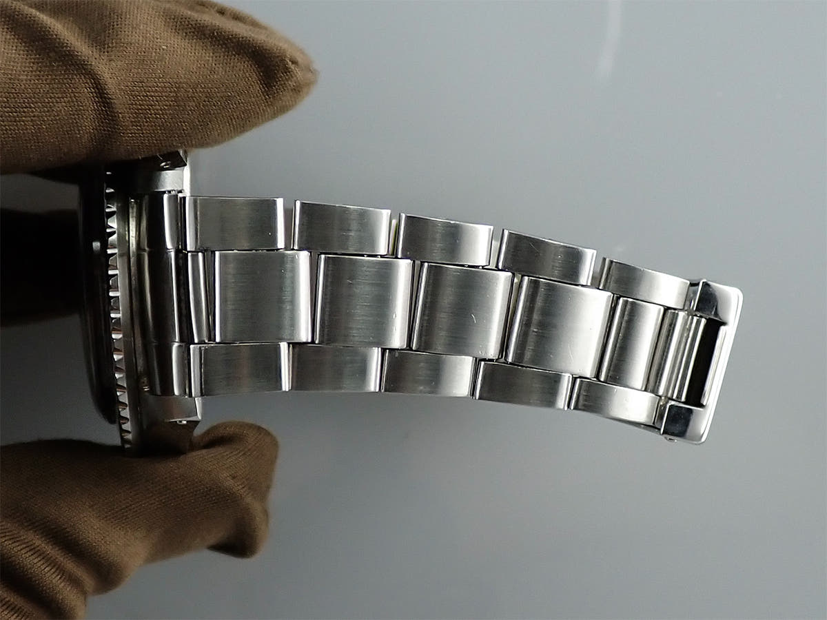 Rolex GMT Master Ref.1675 Black Dial Used URR5X5XJ