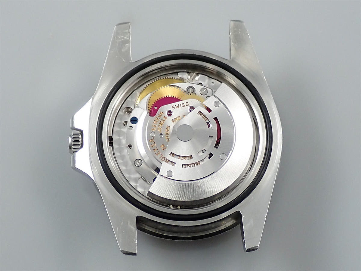 ロレックス GMTマスター Ref.1675 ブラック文字盤 中古 M4FWW9X7