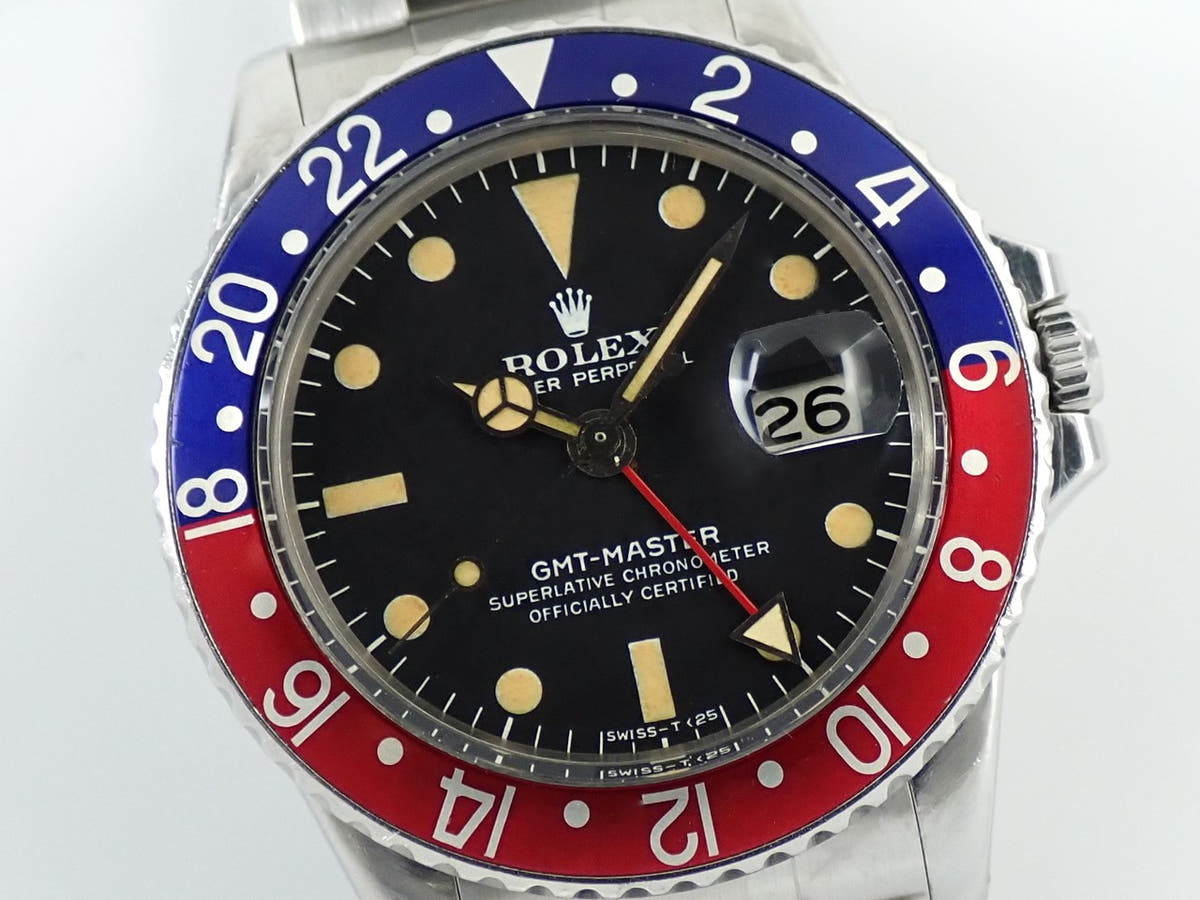 ロレックス GMTマスター Ref.1675 ブラック文字盤 中古 JF210574