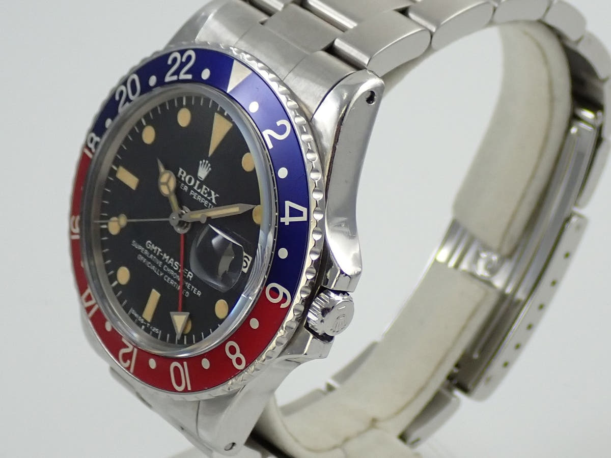 ロレックス GMTマスター Ref.1675 ブラック文字盤 中古 JF210574