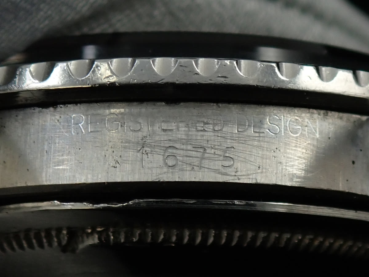 ロレックス GMTマスター Ref.1675 ブラック文字盤 中古 JF210574