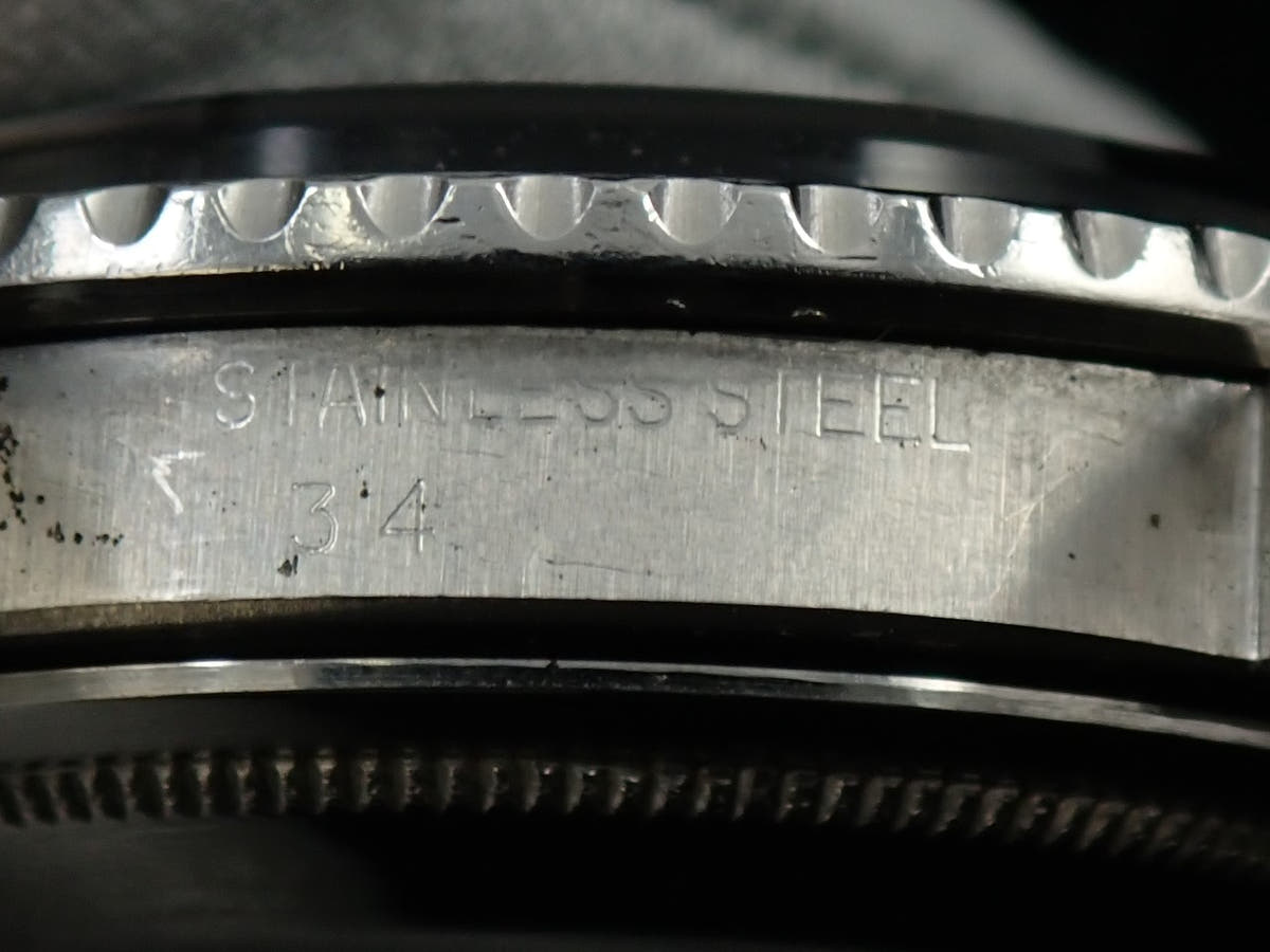 ロレックス GMTマスター Ref.1675 ブラック文字盤 中古 JF210574