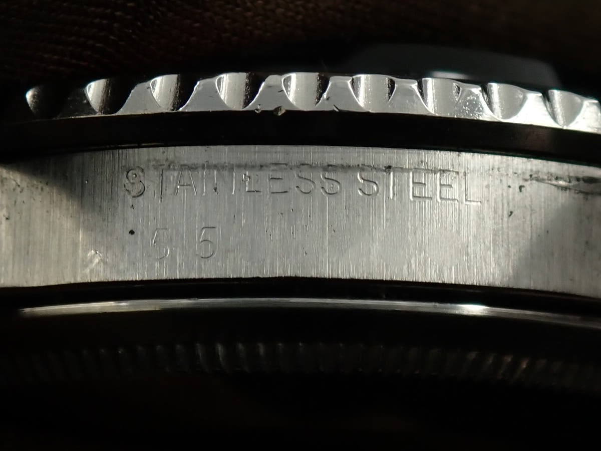 ロレックス GMTマスター Ref.1675 ブラック文字盤 中古 Y2ZZWSWM