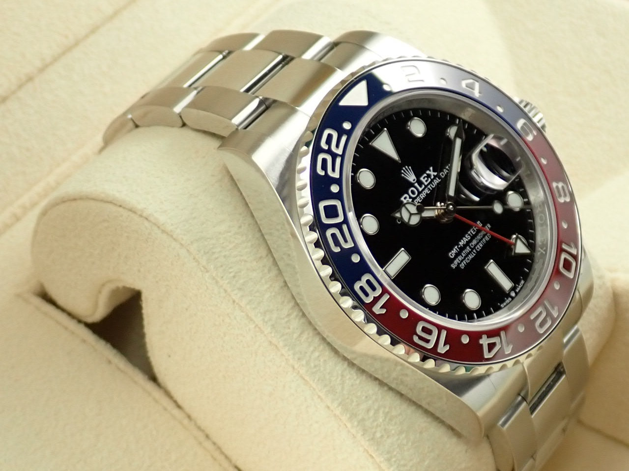 Rolex GMT Master Red and Blue Bezel &lt;&lt;New warranty, box, etc.&gt;&gt;