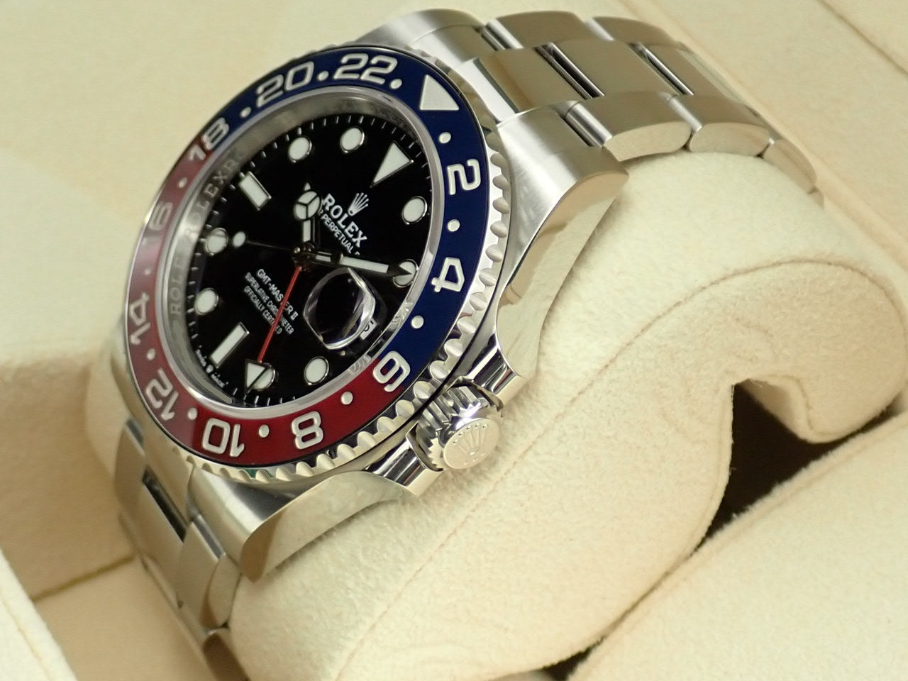 Rolex GMT Master Red and Blue Bezel &lt;&lt;New warranty, box, etc.&gt;&gt;